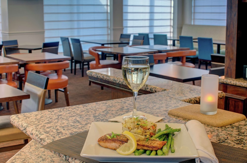 Hilton Garden Inn Norwalk - photo 48