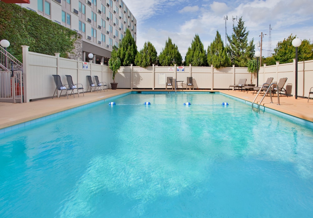 Holiday Inn Manhattan at the Campus by IHG - photo 9