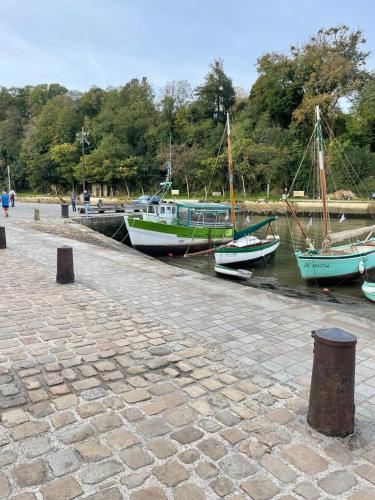Exceptionnel Tres Beau T2 Sur Le Port de St Goustan Vue Sur Le Port in Auray, France
