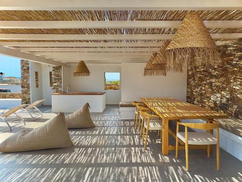 Farous seaside sunset villa — 4-Star Luxury Hotel in Agios Georgios, Greece