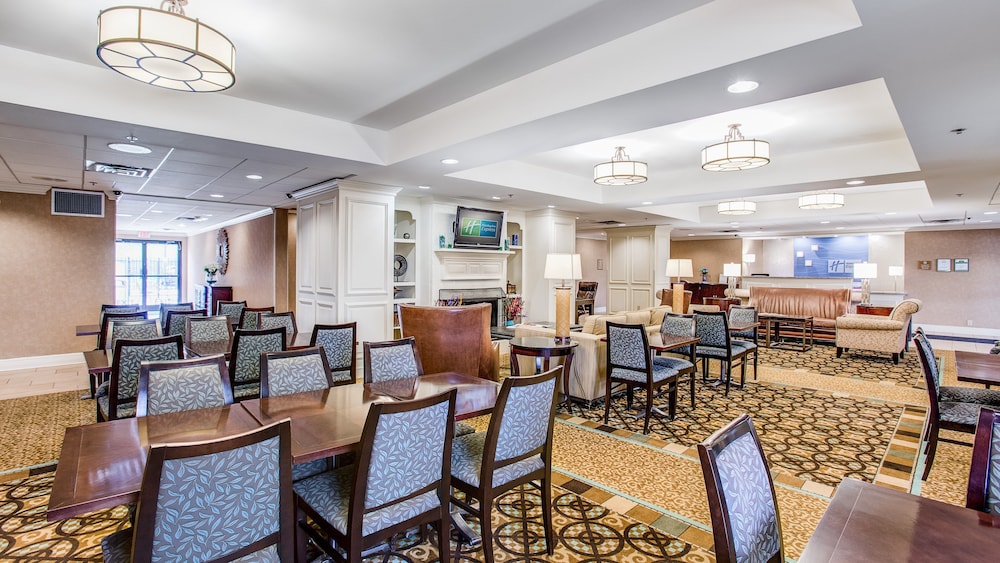 Holiday Inn Express Indianapolis Airport by IHG - photo 64