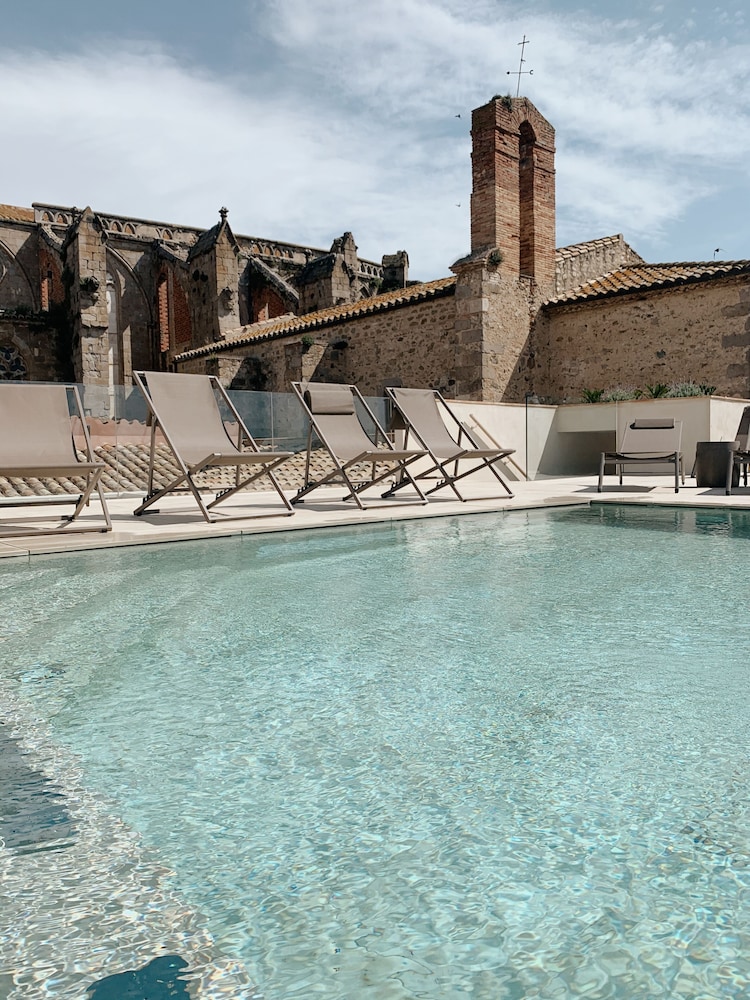Palau Macelli - carbon neutral hotel in Castello D'empuries