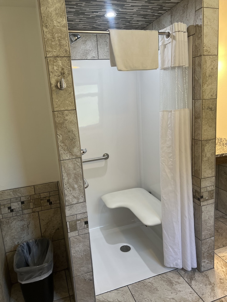 All Star Inn & Suites - photo 311
