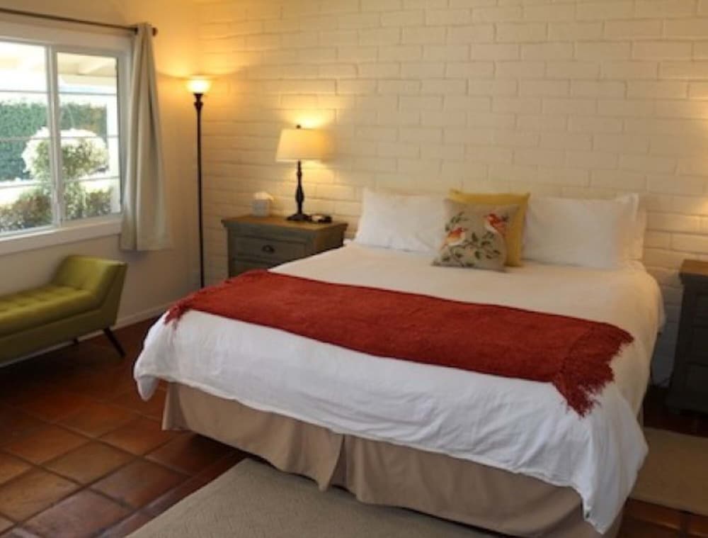 Back Bay Inn - photo 7