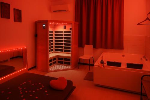 Lovers' Nest Spa Apartment — 4-Star Luxury Hotel in Rome, Italy