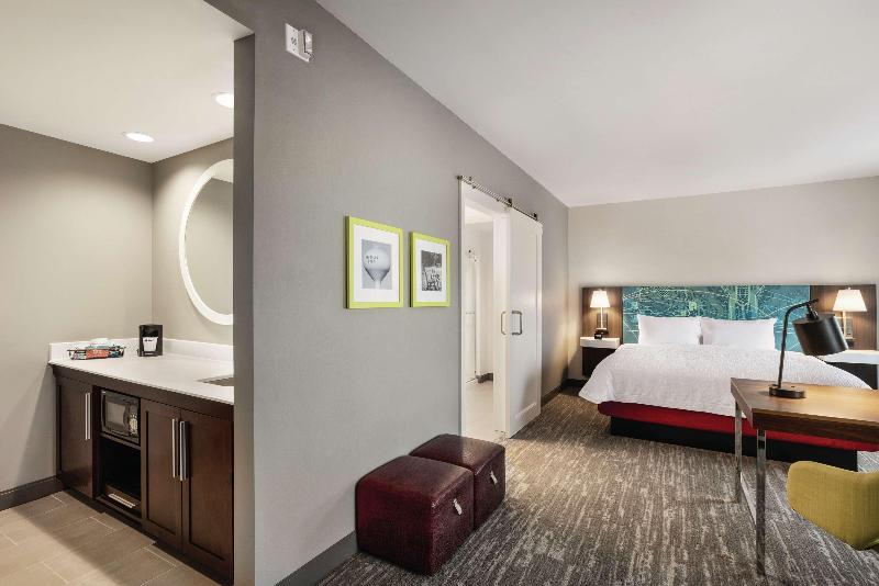 Hampton Inn Brooklyn Park - photo 52