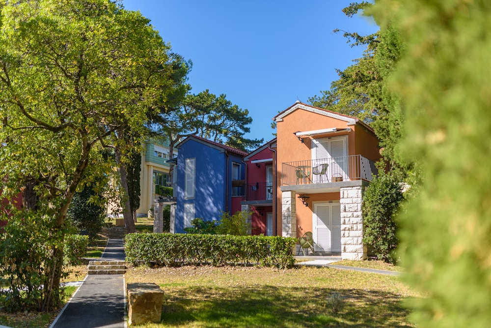 Holiday Park Vile Terme Krka 6689893 — Piran
