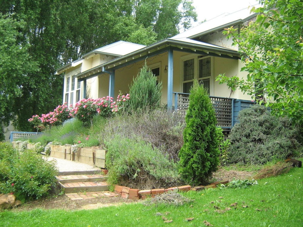 Summerhill Farm B&B — 4-Star Luxury Hotel in Crib Point, Australia