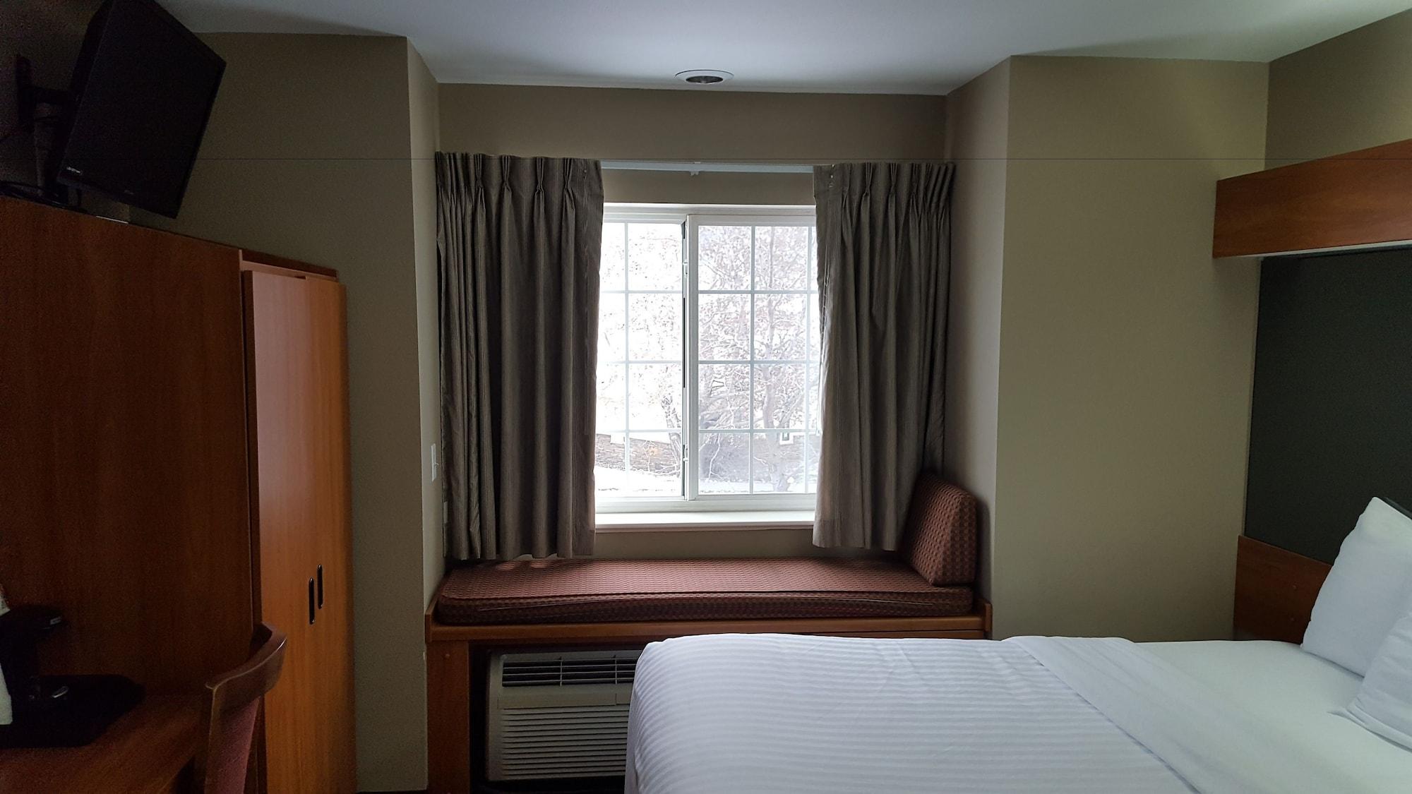 Microtel Inn & Suites by Wyndham Bozeman - photo 17