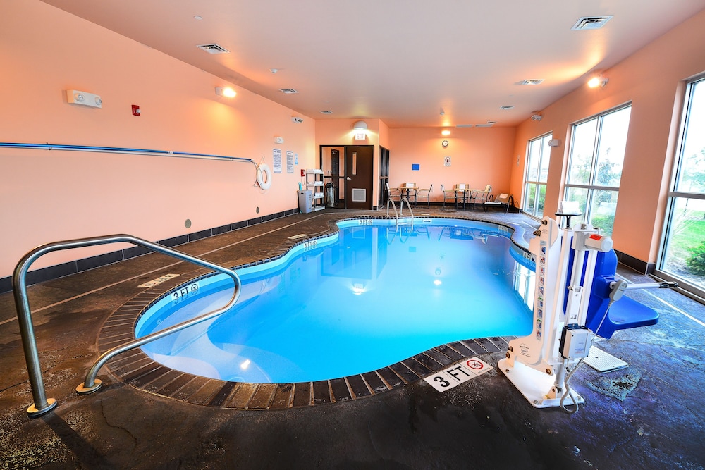 Baymont by Wyndham Grand Forks - photo 34