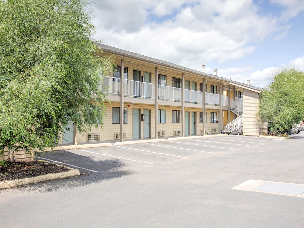 OYO Woodland Hotel and Suites - photo 37