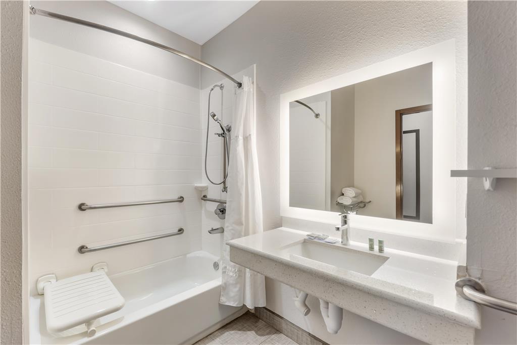 Best Western Green Oaks Inn & Suites - photo 17