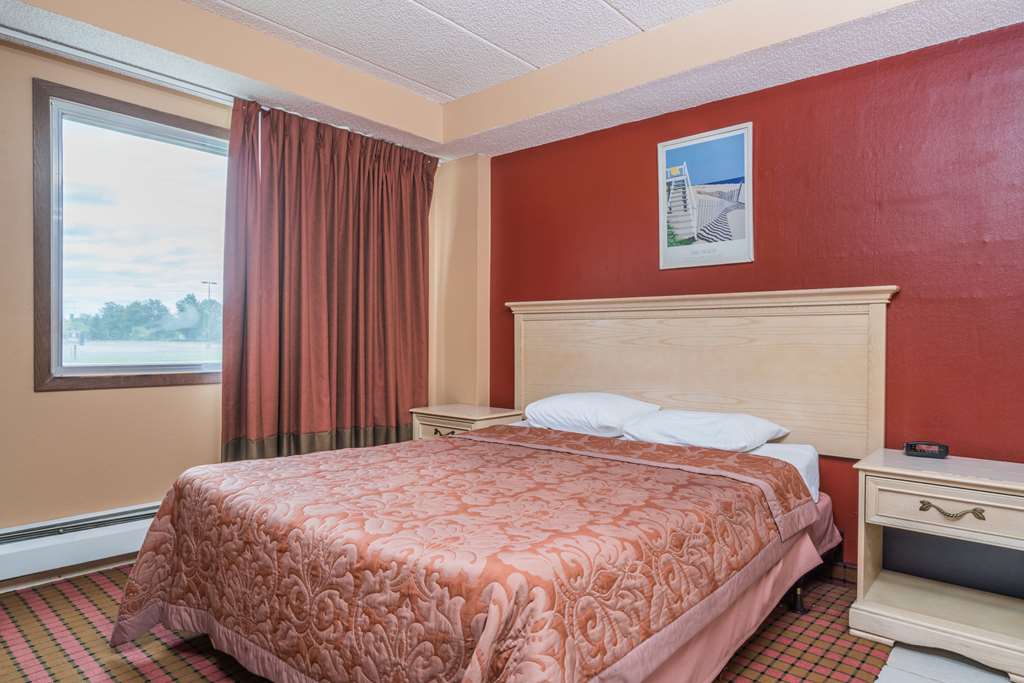 Super 8 by Wyndham Brooklyn Center MPLS - photo 9
