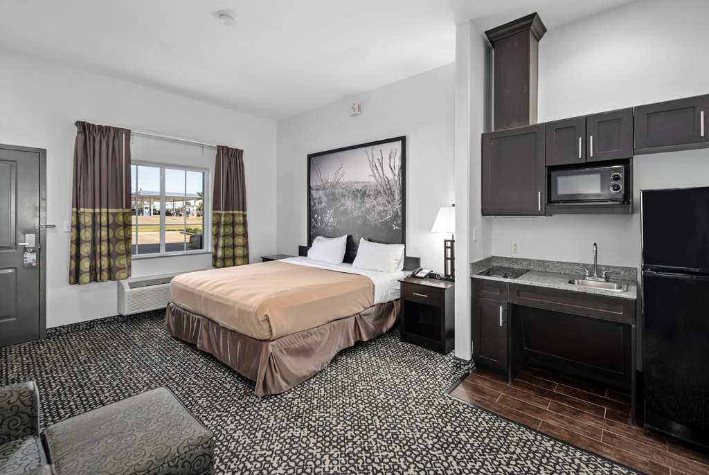 Super 8 by Wyndham Carthage TX - photo 17