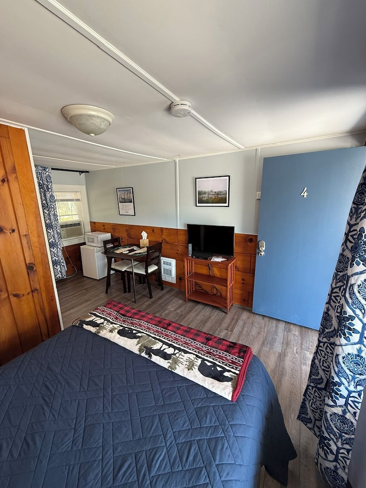 The Yardarm Motel - photo 10