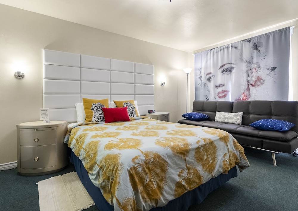 The New Star Motel with Studio Kitchens: 1950s Extended Stay Lodging and Retreat Center - photo 26