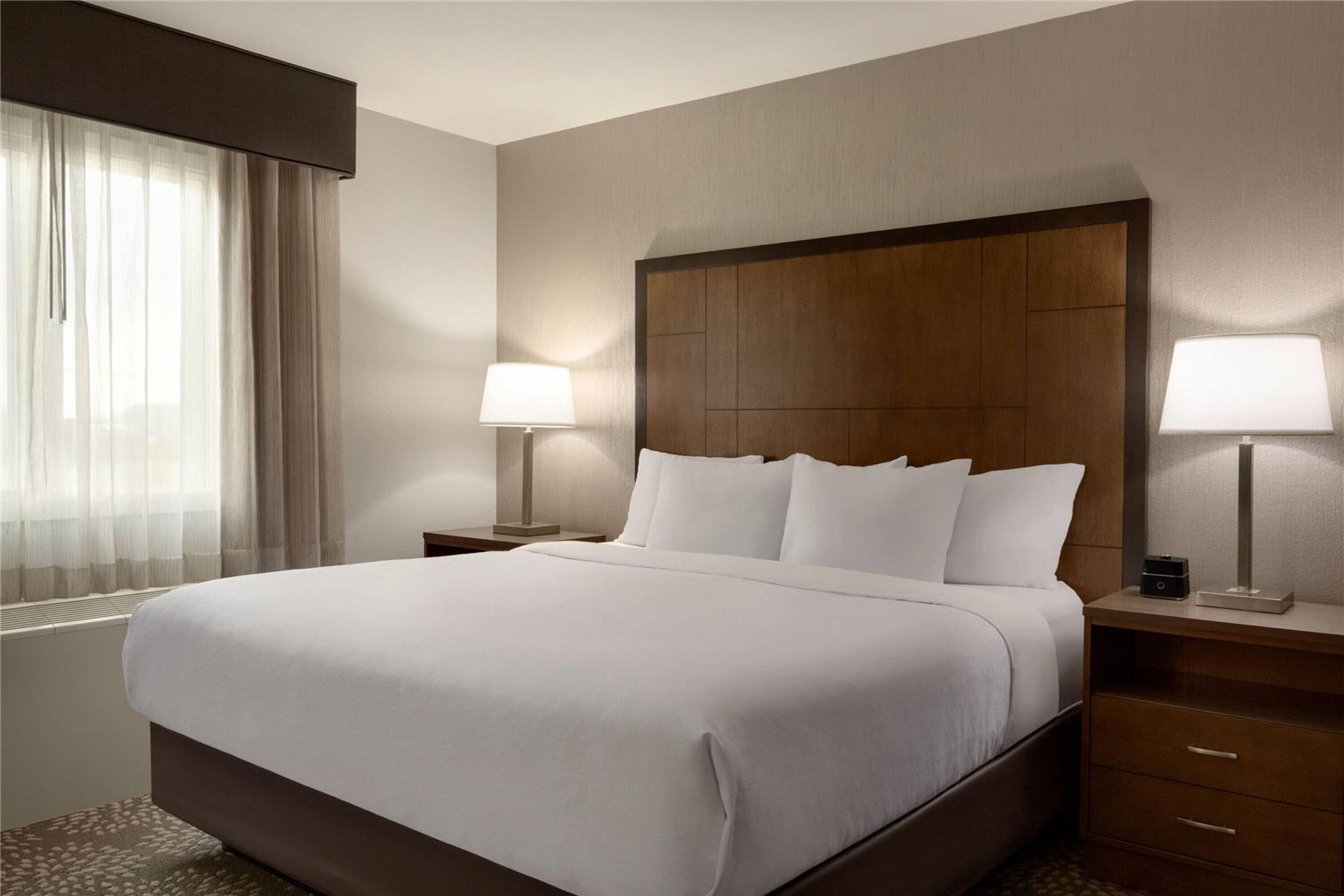 La Quinta Inn & Suites by Wyndham Fairbanks Airport - photo 9