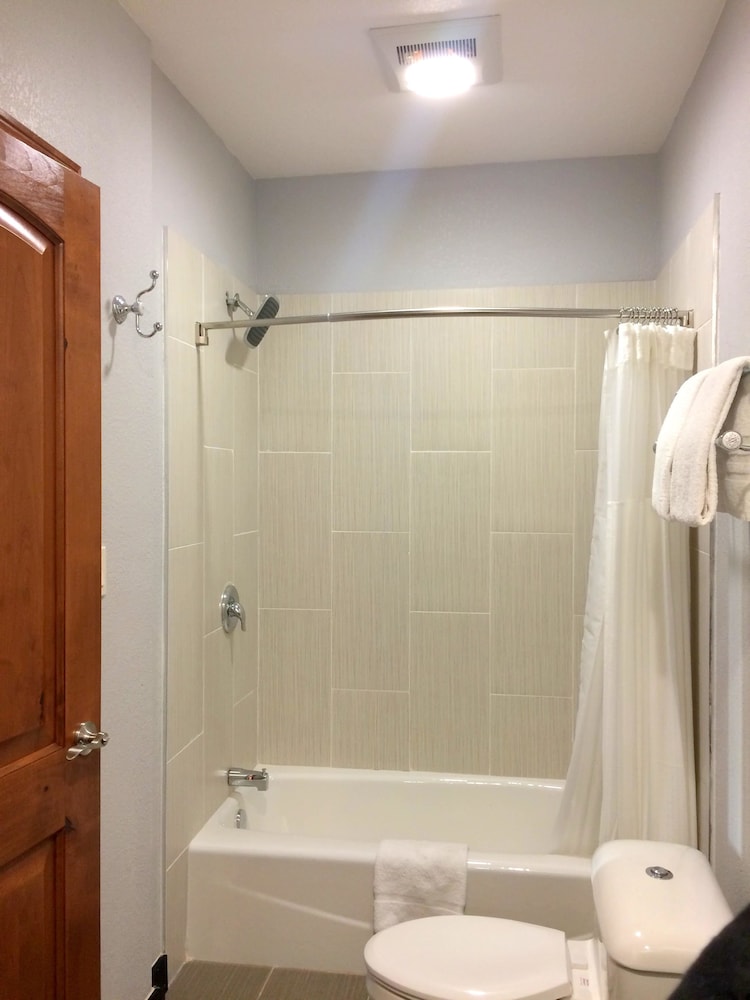 FairBridge Inn & Suites Merced Gateway to Yosemite - photo 7