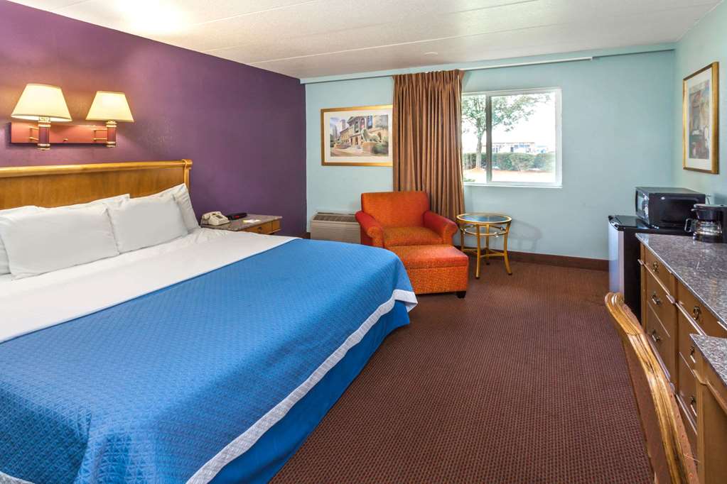 Days Inn by Wyndham Portage Indiana Dunes National Park - photo 9
