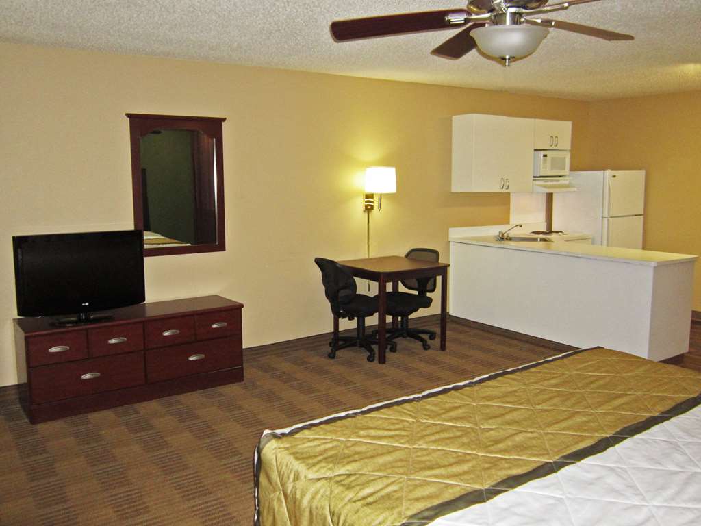 Candlewood Suites Southfield Detroit - photo 28