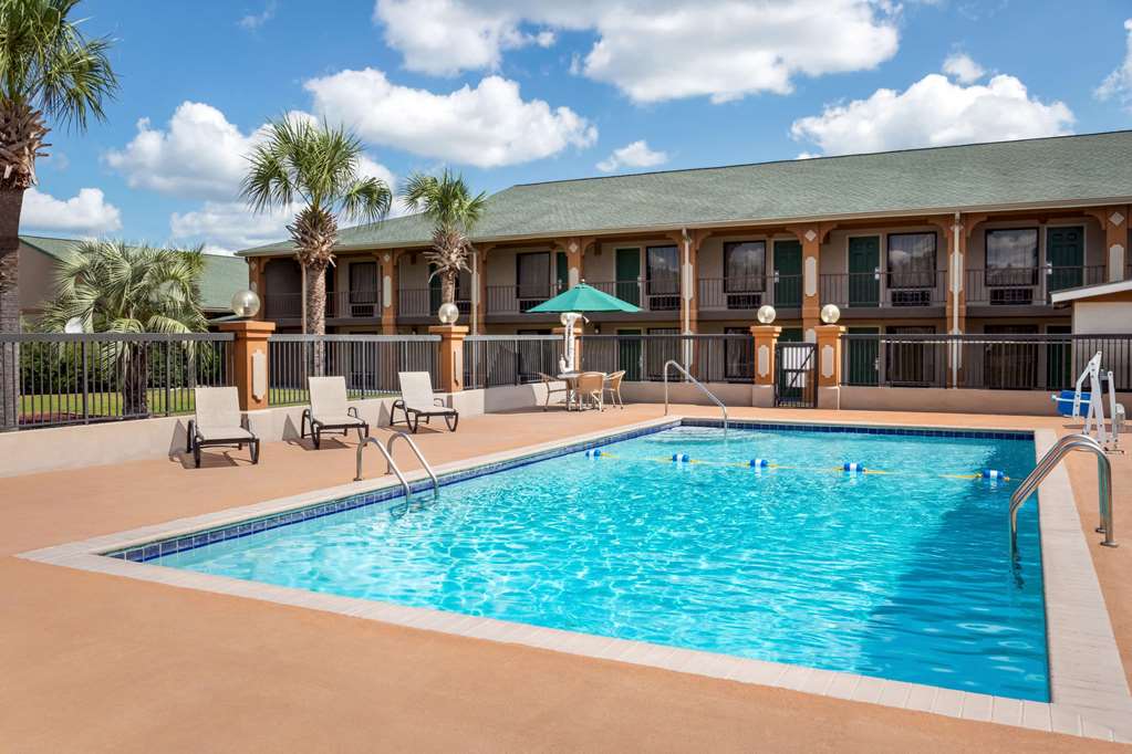 Days Inn by Wyndham Hardeeville I 95 State Line - photo 10