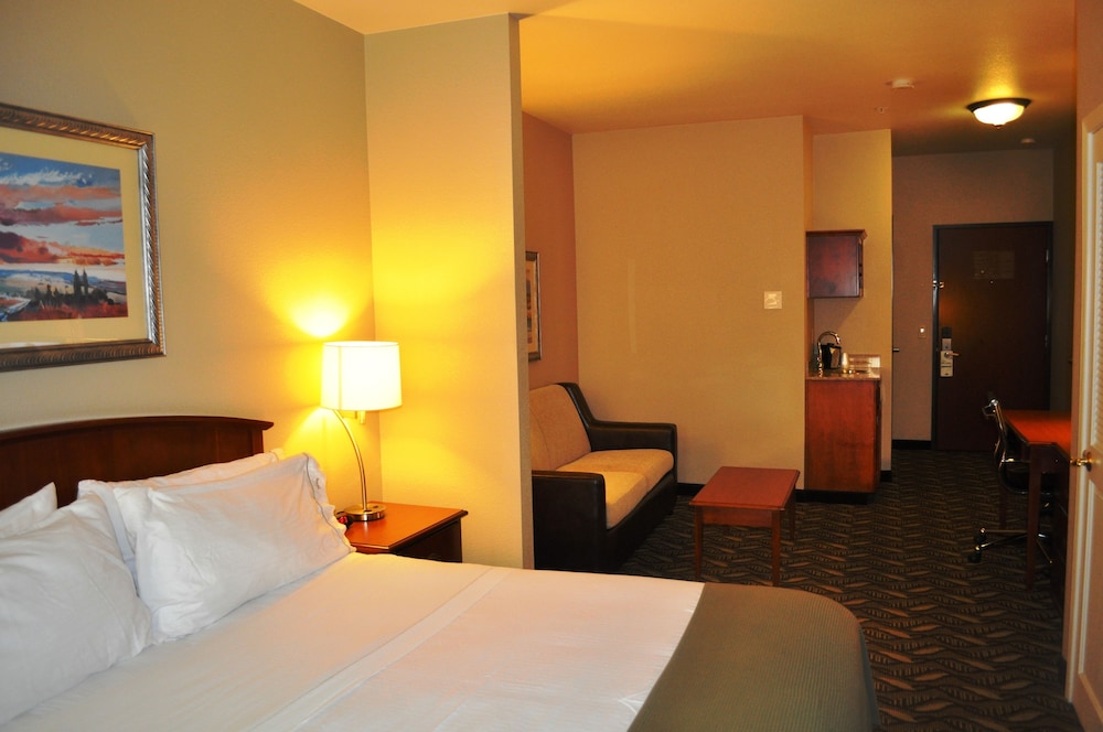Holiday Inn Express West Sacramento - photo 2