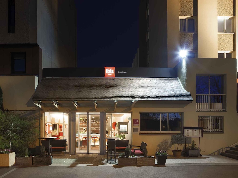 Ibis Châtellerault - carbon neutral hotel in Chatellerault