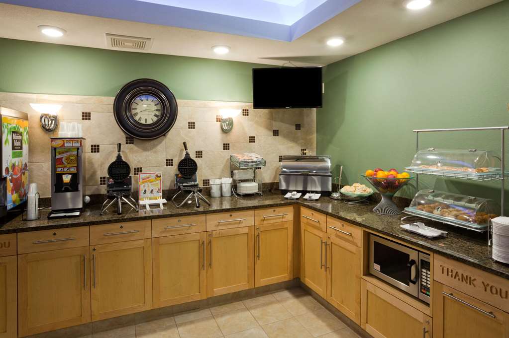 AmericInn by Wyndham Hartford SD - photo 21