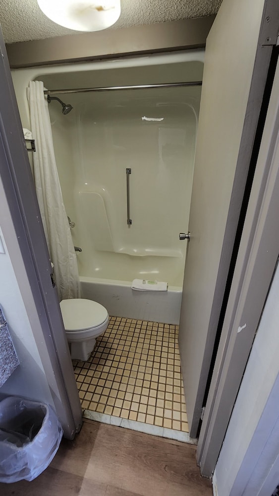 Red Roof Inn Perry - photo 15