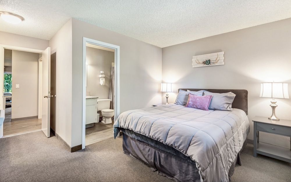 Bend Riverside Inn & Suites - photo 66