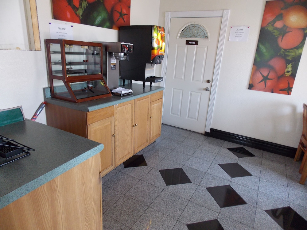 Scottish Inn Manchester - photo 24