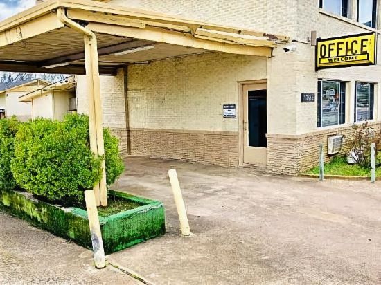 Sunset Inn Longview - photo 4
