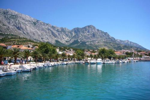 Apartment Tonia — 4-Star Luxury Hotel in Baska Voda, Croatia