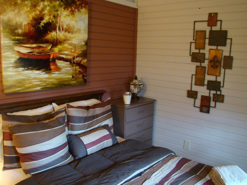Bay Leaf Cottages & Bistro - photo 13