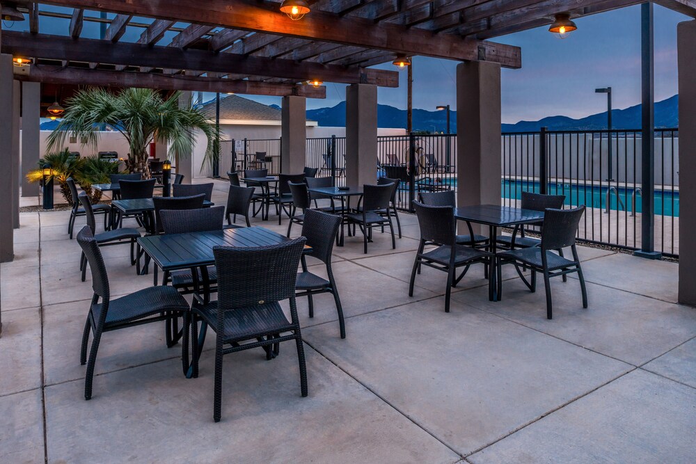 Holiday Inn Express Sierra Vista by IHG - photo 40