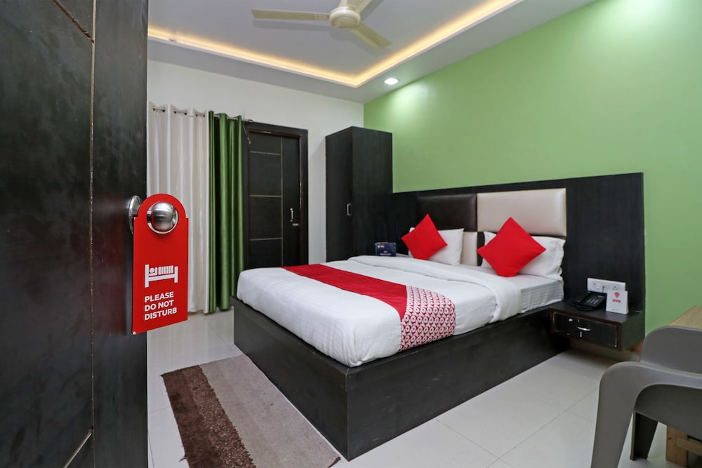 Oyo 33490 Hotel The Orient Tree — Agra