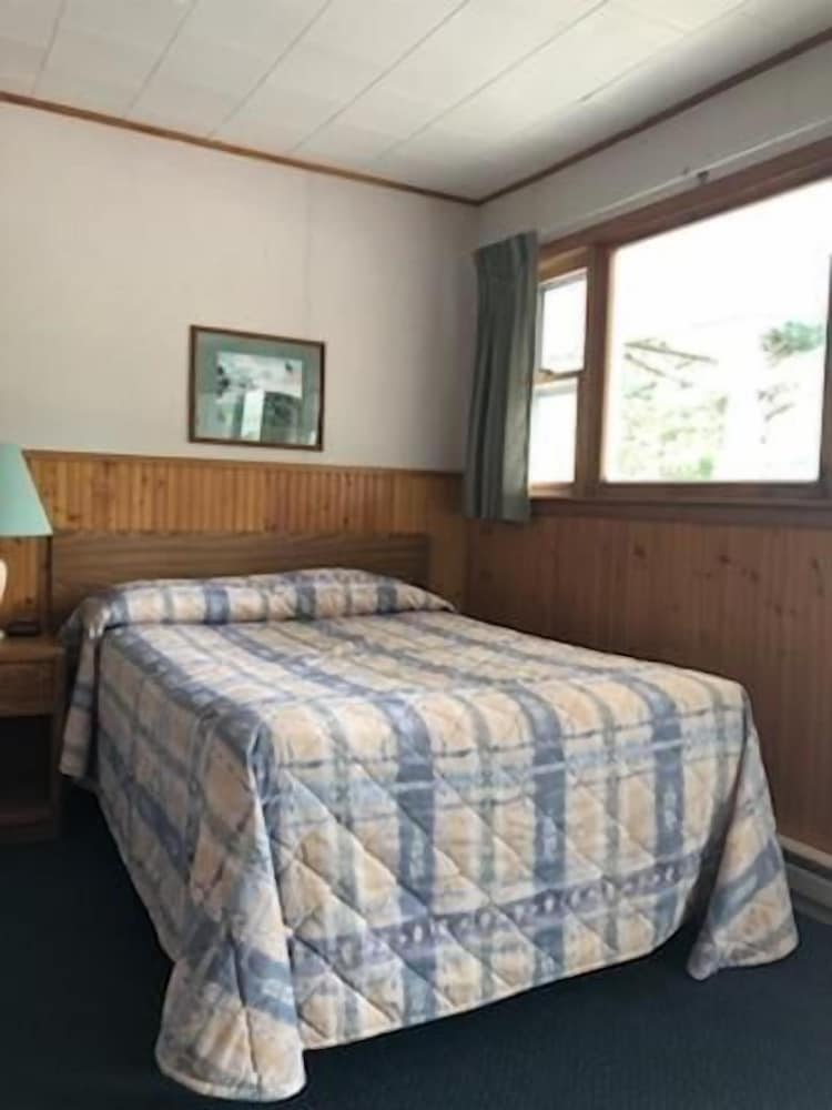 Catskill Motor Court Motel - photo 8