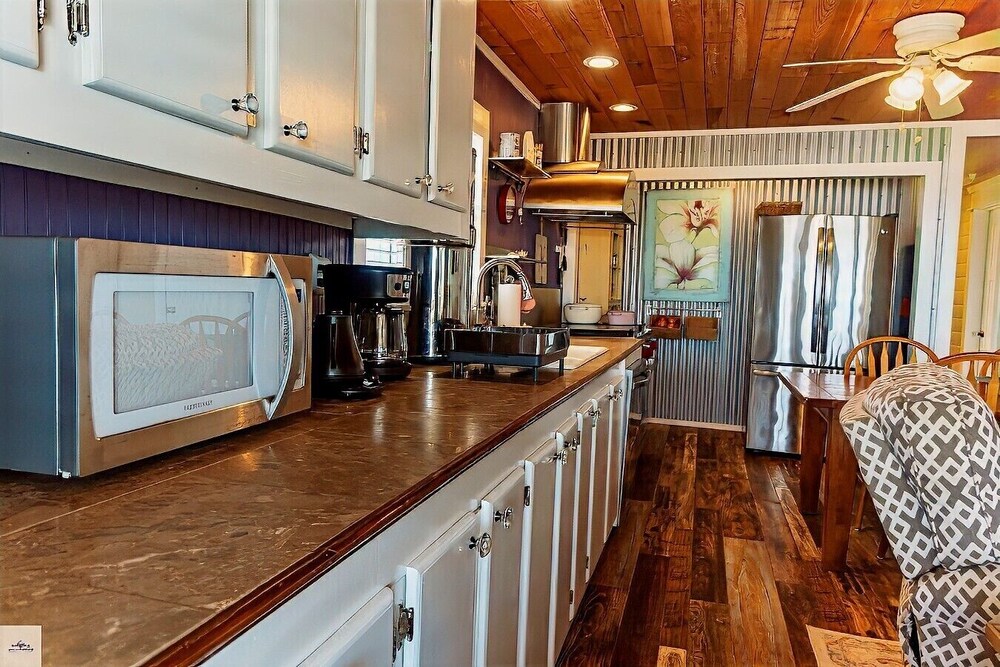 Blue Dolphin Inn and Cottages - photo 34