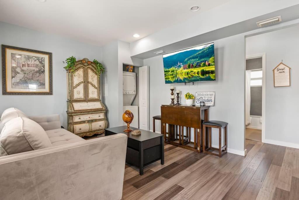 Wellington Garden — West Palm Beach