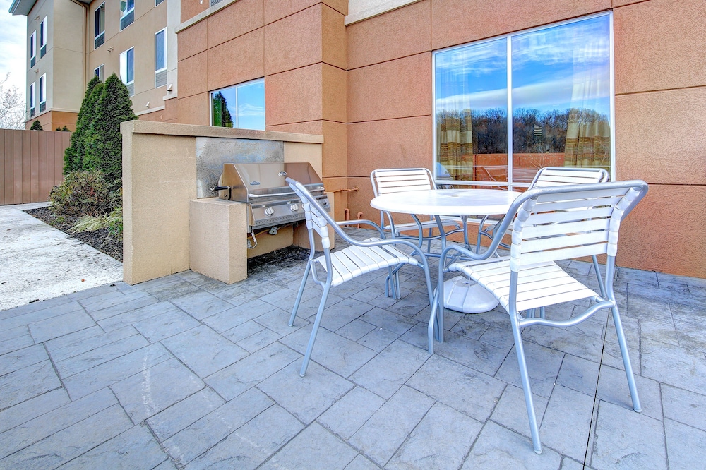 Fairfield Inn & Suites by Marriott Harrisburg West - photo 37