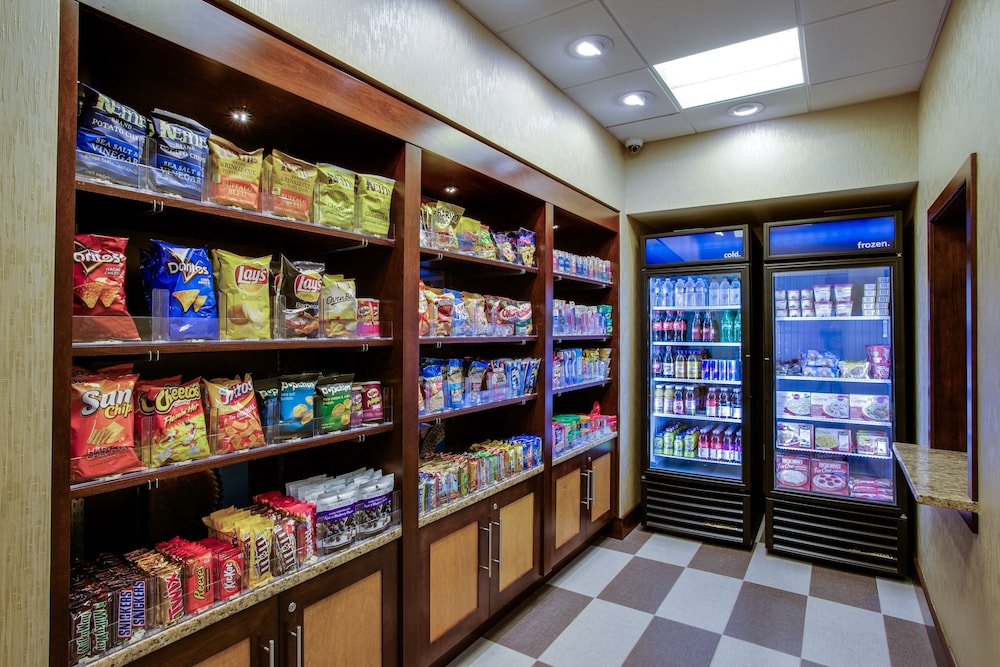 Hampton Inn & Suites Philadelphia Bensalem - photo 26