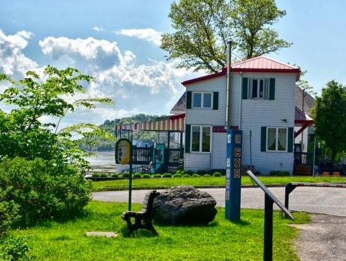 Au Bord du Fleuve in Quebec, Canada