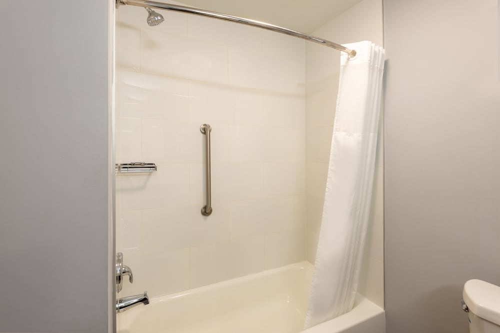 Hampton Inn Belle Vernon - photo 19