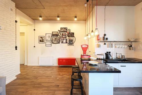 Chic Abanotubani Apt By Wehost