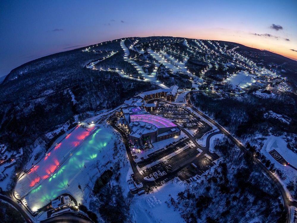 Camelback Lodge & Aquatopia Indoor Waterpark - featured photo