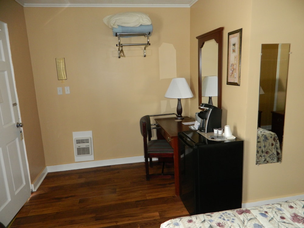 Belle Isle Motel - photo 11