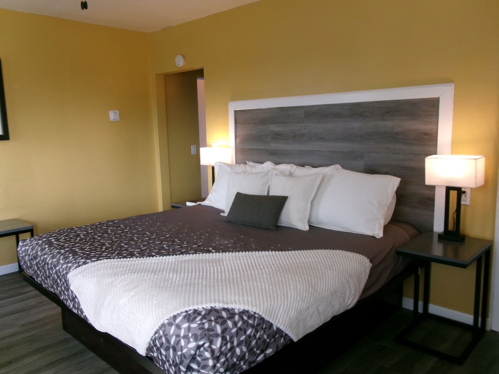 Carmel Wayfarer Inn - photo 12