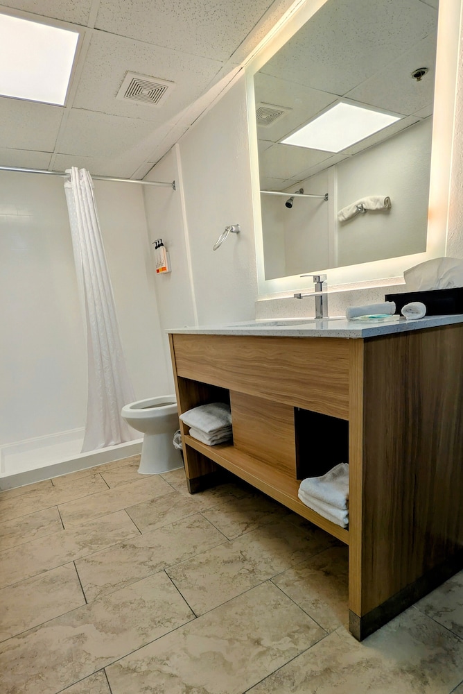 Waterfront Inn PHL Airport - photo 19