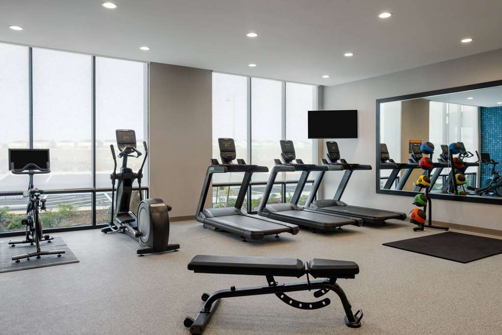 La Quinta Inn and Suites by Wyndham Lincoln - photo 10