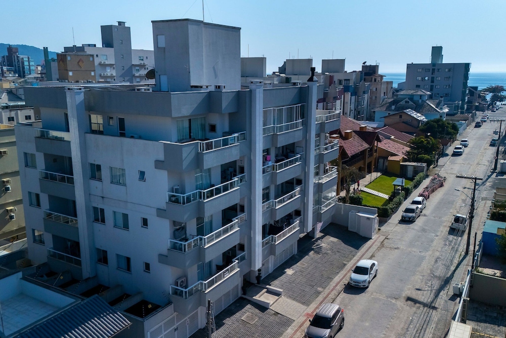 Apartamento 2 quartos sendo 1 suíte em Bombas — 4-Star Luxury Hotel in Itapema, Brasil